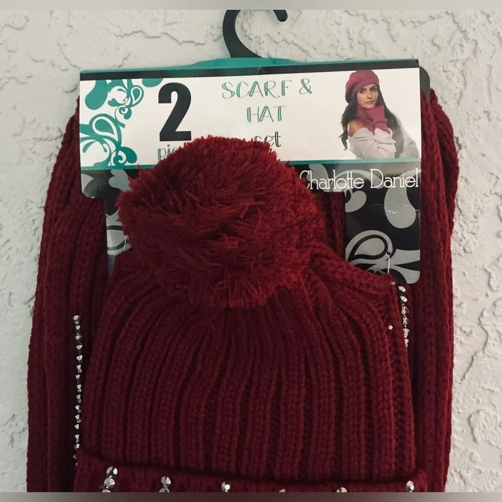 Charlotte Daniel Ribbed Pom Beanie with Rhinestones Hat & Scarf Set (NWT)
